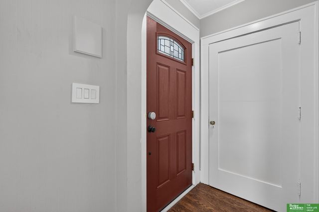 2010 N 56 Street, Omaha, NE 68104