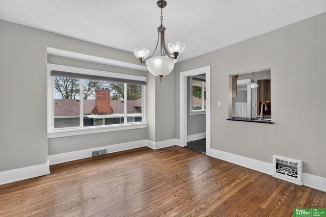 2010 N 56 Street, Omaha, NE 68104