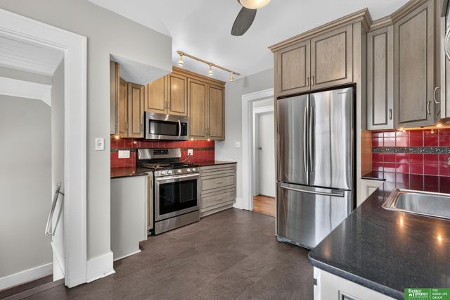 2010 N 56 Street, Omaha, NE 68104