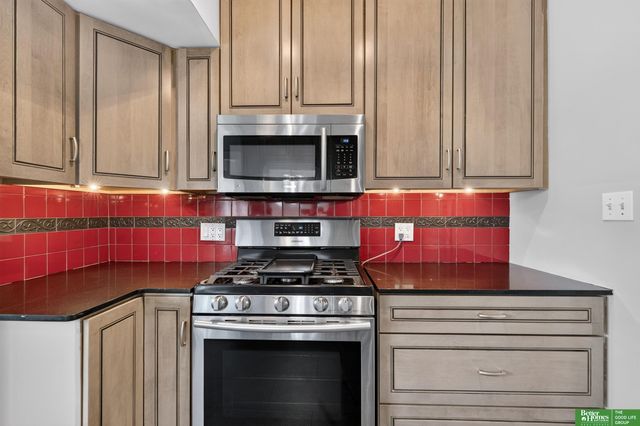 2010 N 56 Street, Omaha, NE 68104