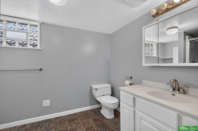 2010 N 56 Street, Omaha, NE 68104