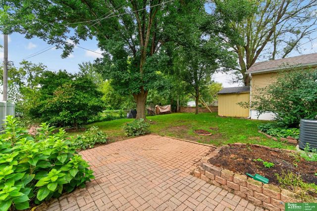 2010 N 56 Street, Omaha, NE 68104