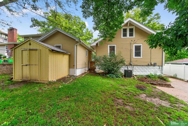 2010 N 56 Street, Omaha, NE 68104