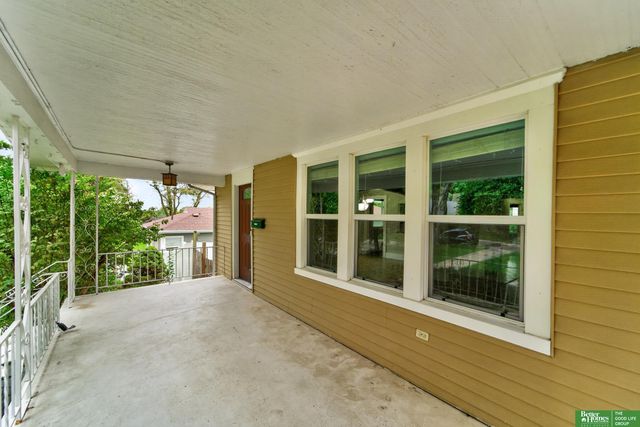 2010 N 56 Street, Omaha, NE 68104