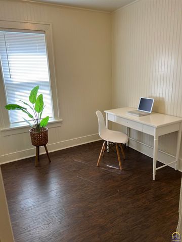 1610 SW Central Park AVE, Topeka, KS 66604