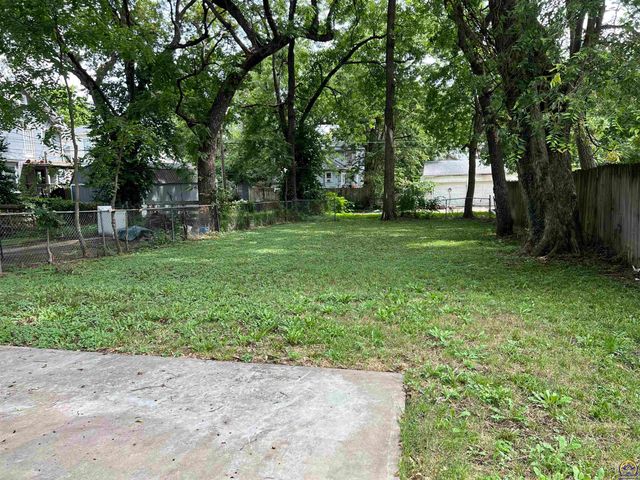 1610 SW Central Park AVE, Topeka, KS 66604