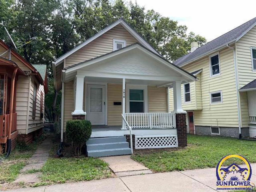 1610 SW Central Park AVE, Topeka, KS 66604