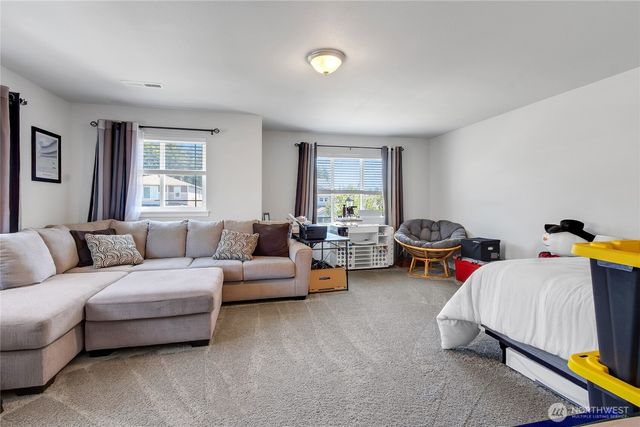 643 Natalee Jo Street SE, Lacey, WA 98513