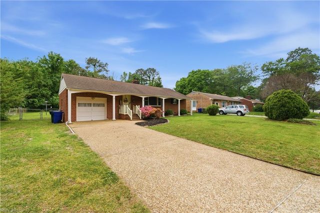 3 Patton DR, Newport News, VA 23606