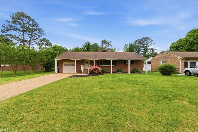 3 Patton DR, Newport News, VA 23606