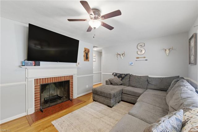 3 Patton DR, Newport News, VA 23606