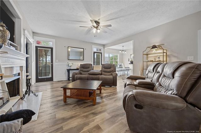 887 Coachman Way, Sanford, NC 27332