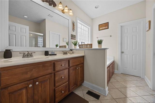 887 Coachman Way, Sanford, NC 27332