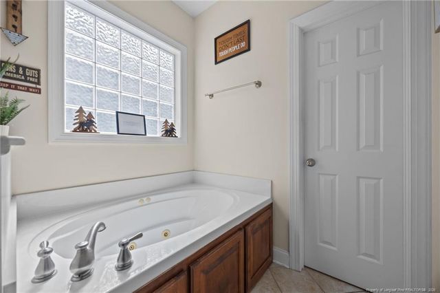 887 Coachman Way, Sanford, NC 27332