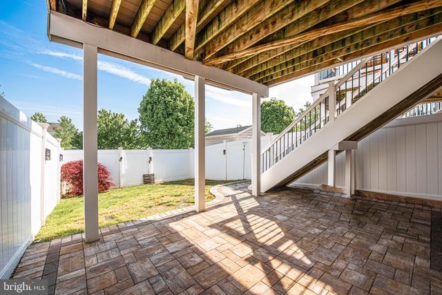 8515 STANSBURY LAKE DR, Baltimore, MD 21222