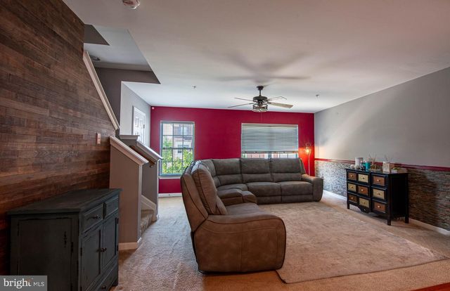 8515 STANSBURY LAKE DR, Baltimore, MD 21222