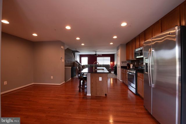 8515 STANSBURY LAKE DR, Baltimore, MD 21222