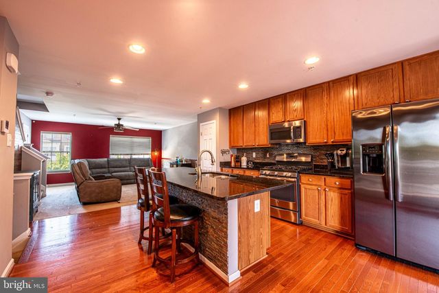 8515 STANSBURY LAKE DR, Baltimore, MD 21222