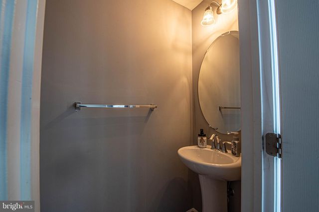 8515 STANSBURY LAKE DR, Baltimore, MD 21222