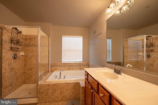 8515 STANSBURY LAKE DR, Baltimore, MD 21222