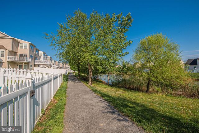 8515 STANSBURY LAKE DR, Baltimore, MD 21222