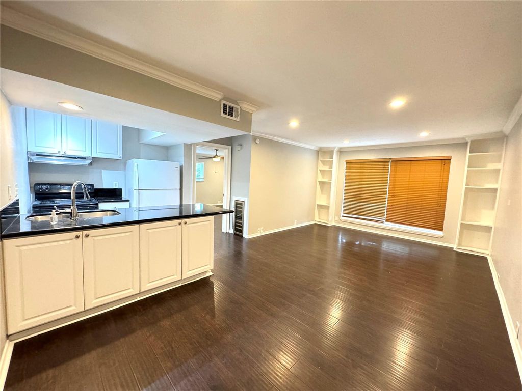 5353 Richmond Avenue 15, Houston, TX 77056