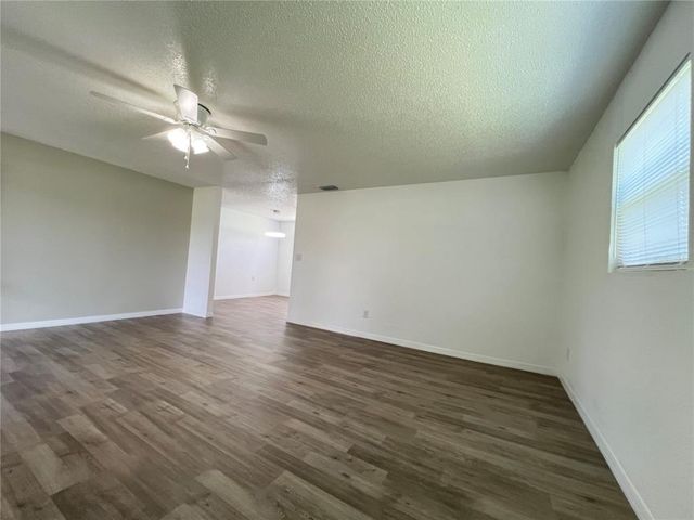 203 CLEARWATER AVENUE, Polk City, FL 33868