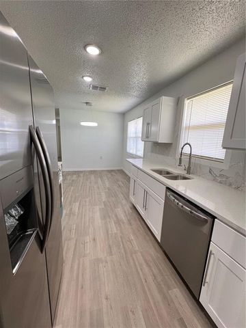 203 CLEARWATER AVENUE, Polk City, FL 33868