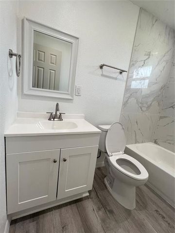 203 CLEARWATER AVENUE, Polk City, FL 33868
