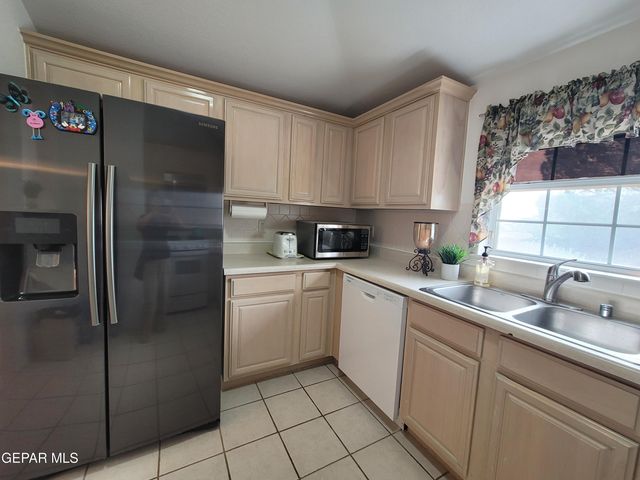 1305 TRAIL RIDGE Drive, El Paso, TX 79912