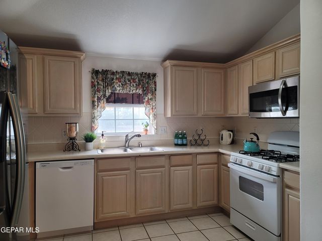1305 TRAIL RIDGE Drive, El Paso, TX 79912