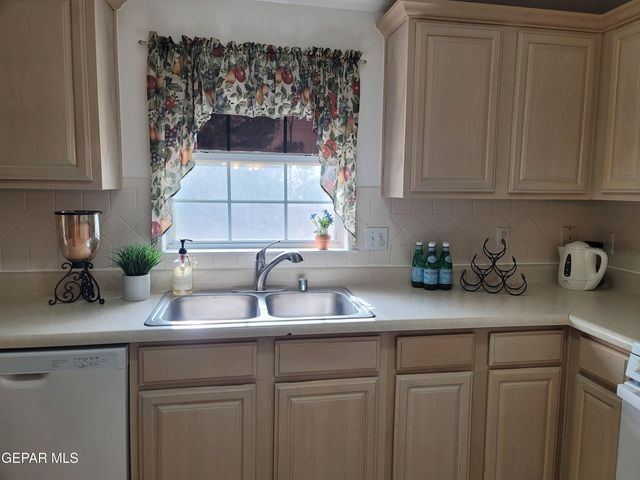1305 TRAIL RIDGE Drive, El Paso, TX 79912