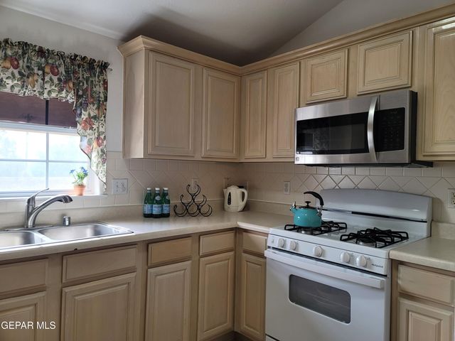1305 TRAIL RIDGE Drive, El Paso, TX 79912