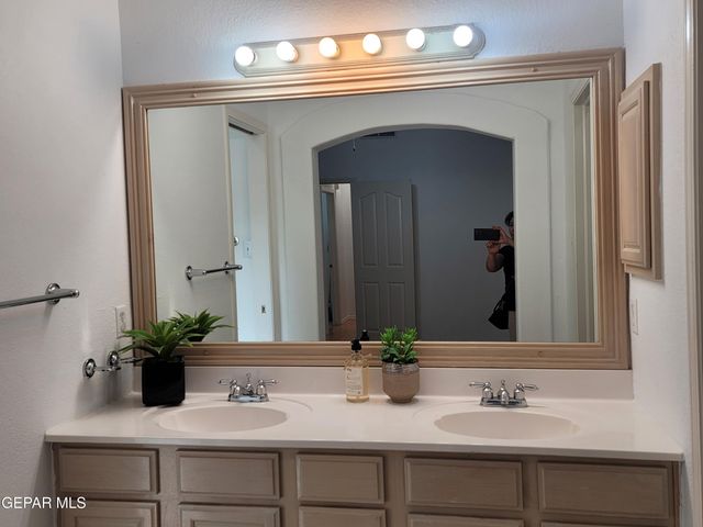 1305 TRAIL RIDGE Drive, El Paso, TX 79912