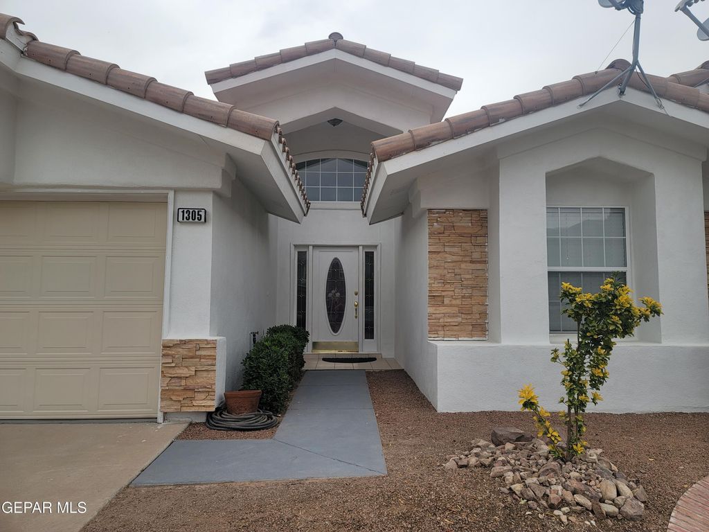 1305 TRAIL RIDGE Drive, El Paso, TX 79912