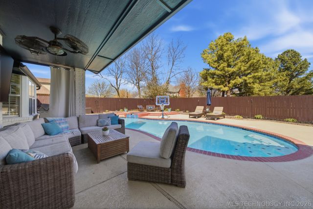 13305 E 93rd Street N, Owasso, OK 74055