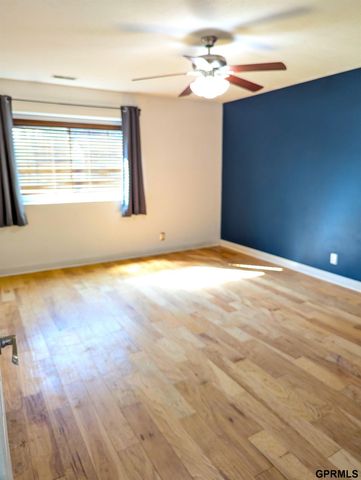 3102 Lone Tree Road, Bellevue, NE 68123