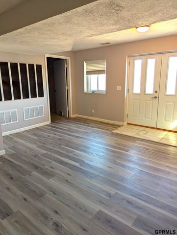 3102 Lone Tree Road, Bellevue, NE 68123