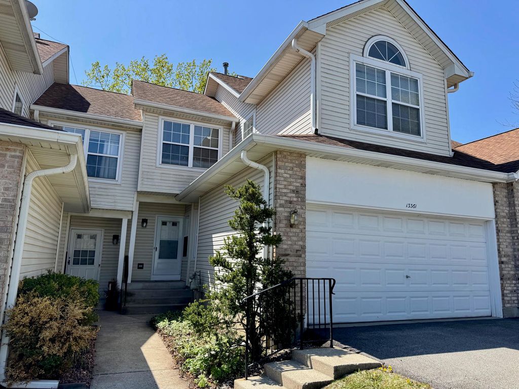 13361 W Heiden Circle, Lake Bluff, IL 60044