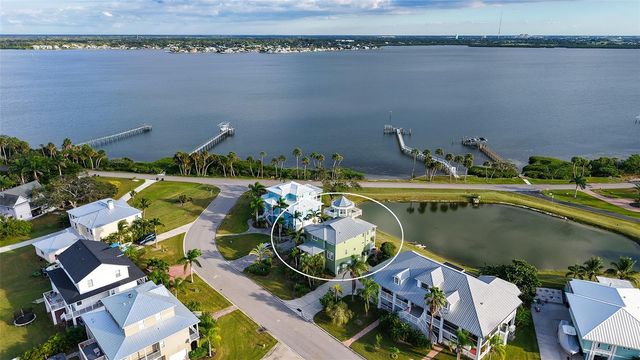 31 ISLAND COURT, Terra Ceia, FL 34250