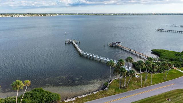 31 ISLAND COURT, Terra Ceia, FL 34250