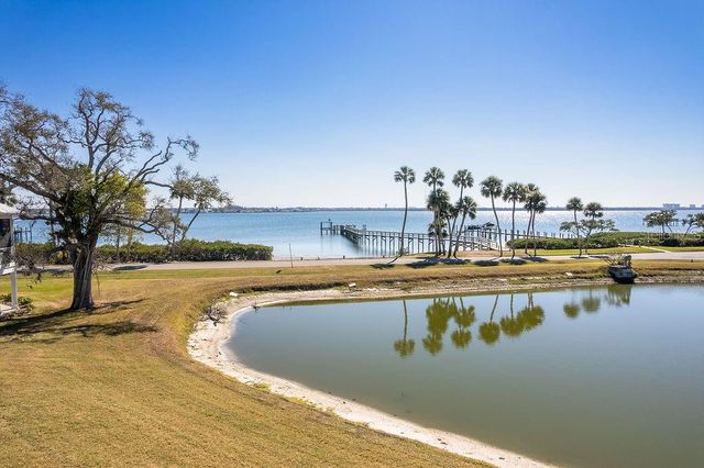 31 ISLAND COURT, Terra Ceia, FL 34250