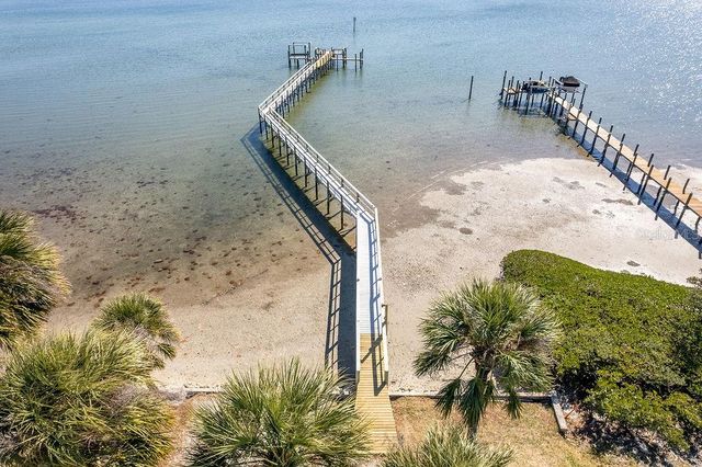 31 ISLAND COURT, Terra Ceia, FL 34250