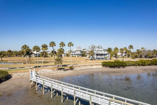 31 ISLAND COURT, Terra Ceia, FL 34250