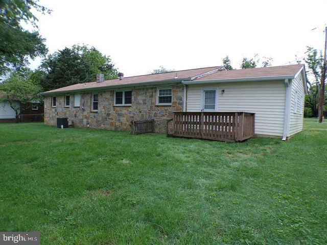 111 WALNUT DR, Fredericksburg, VA 22405