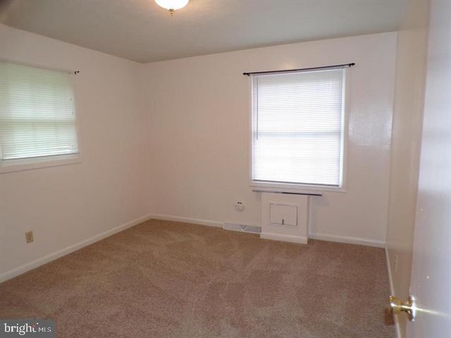 111 WALNUT DR, Fredericksburg, VA 22405