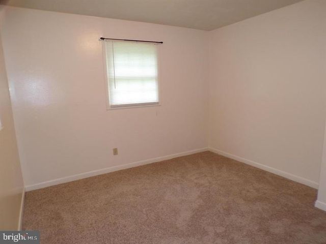 111 WALNUT DR, Fredericksburg, VA 22405