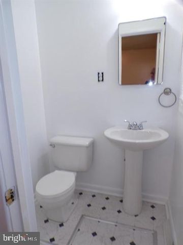 111 WALNUT DR, Fredericksburg, VA 22405