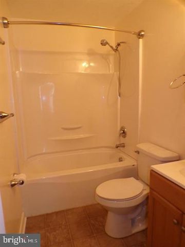 111 WALNUT DR, Fredericksburg, VA 22405