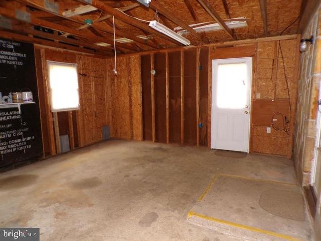 111 WALNUT DR, Fredericksburg, VA 22405